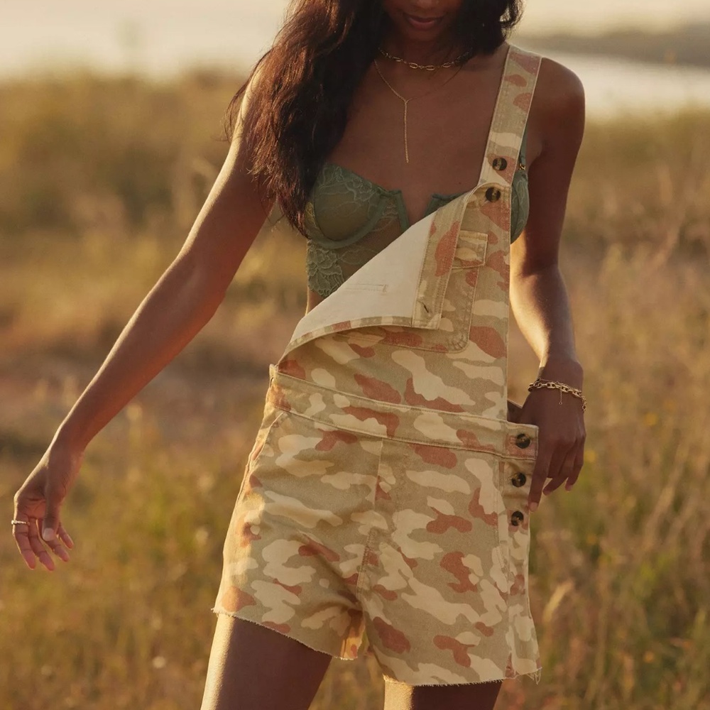 Anthropologie Pilcro Camo Overalls Romper in Green Motif sm, med NWT